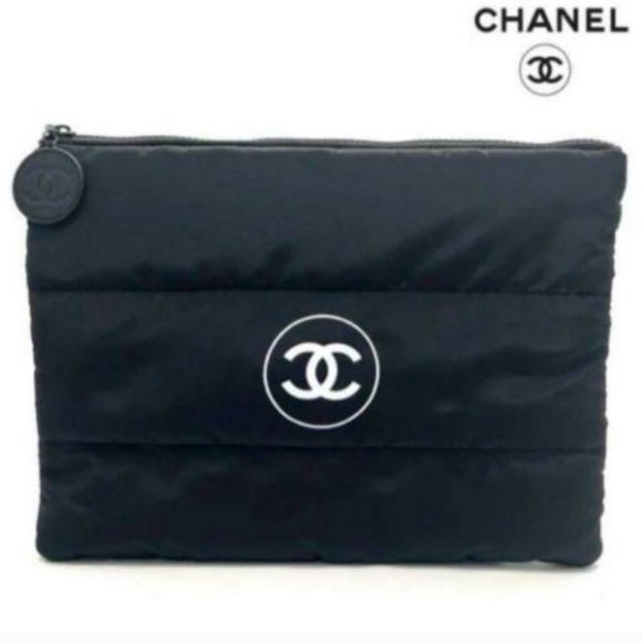 CHANEL Handbags - Chanel VIP Makeup Bag
